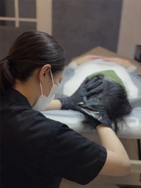 ヘアスカルプメイク施術